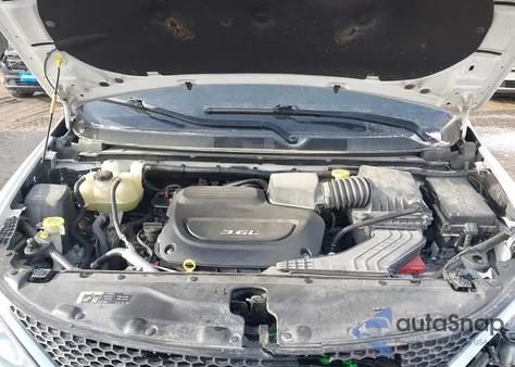 2017 Chrysler Pacifica Limited z USA, uszkodzony, nr VIN 2C4RC1GG7HR704642